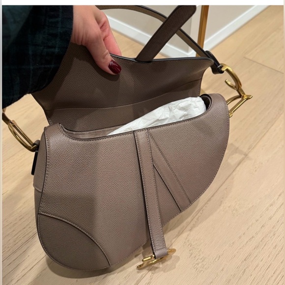 DIOR Grained Calfskin Saddle Bag Warm Taupe - Picture 5 of 9